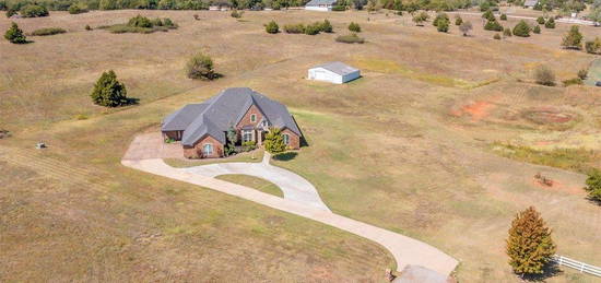 9901 Abby Ln, Yukon, OK 73099