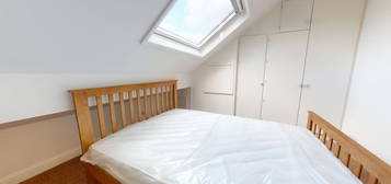 Room to rent in Headingley Mount, Headingley, Leeds LS6