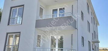 KAYMAK EMLAKTAN ERENLER DE 2+1 90 M2 ARA KAT SATILIK DARE