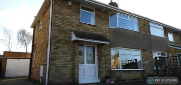 3 bedroom semi-detached house