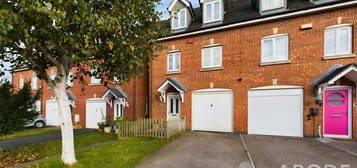 3 bedroom semi-detached house to rent