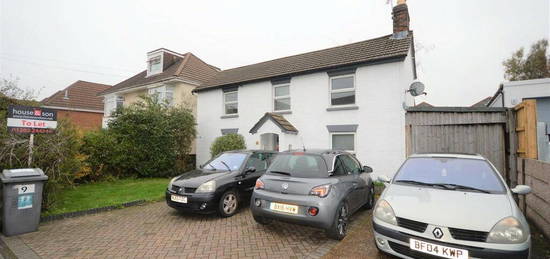 5 bedroom detached house