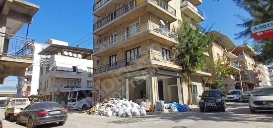 BORNOVA ÜMİT MAHALLESİ'NDE SATILIK NATAMAM 3+1 DAİRE