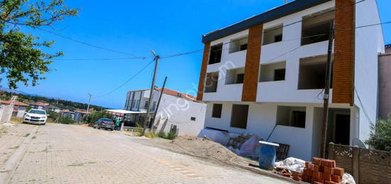 Bandrma Yeni Mahalle'de n Cephe Balkonlu 1+1 Sfr Daire