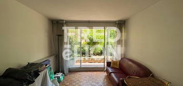 PARIS 15E - STUDIO - 38 M2