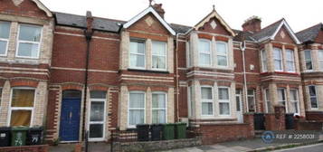 6 bedroom terraced house