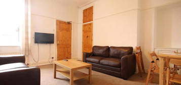 3 bedroom flat to rent