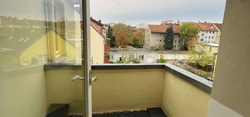 2 Zimmer Wohnung mit Einbauküche und Balkon!