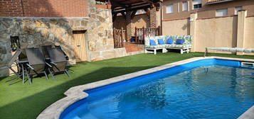 Chalet pareado en venta en Yeles