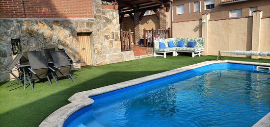 Chalet pareado en venta en Yeles