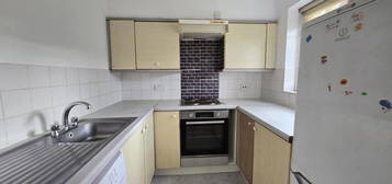 Flat to rent in Swaythling Close, Edmonton N18