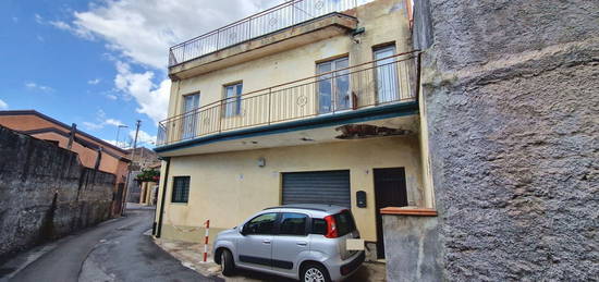 Casa indipendente in vendita in via Guglielmo Perni s.n.c