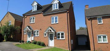 3 bedroom semi-detached house to rent