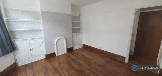 2 bedroom end of terrace house