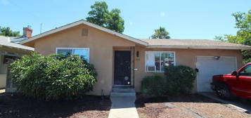 634 N Farris Ave, Fresno, CA 93728