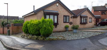 Detached bungalow to rent in Cragdale Grove, Mosborough S20