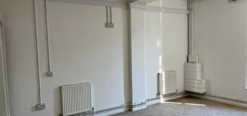 3 bedroom flat to rent