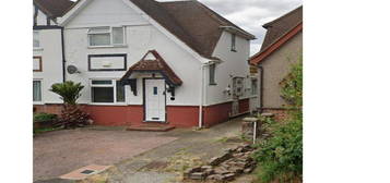 5 bedroom semi-detached house to rent