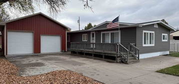 1341 Locust St, Sutherland, NE 69165