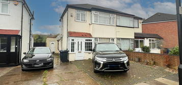 3 bed semi-detached house for sale