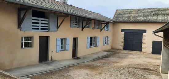 Maison à louer à Matour