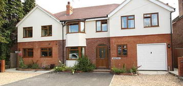 3 bedroom semi-detached house