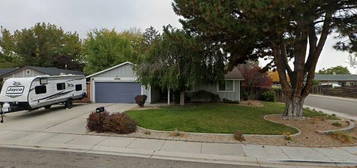 3518 N Dove Pl, Boise, ID 83704