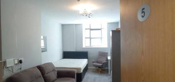 Room to rent in Sunbridge Road, Bradford BD1