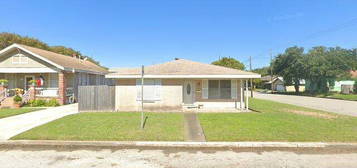 4702 Avenue P 1/2, Galveston, TX 77551