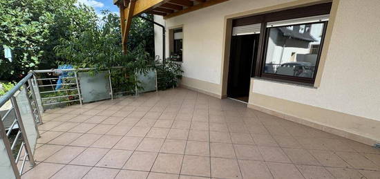 4 Zimmer Wohnung mit Terrasse