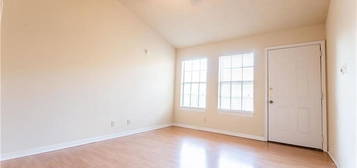 2216 San Gabriel St Apt 206, Austin, TX 78705