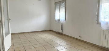 Studio  à louer, 1 pièce, 60 m², Parking