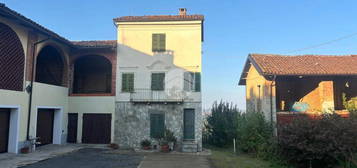 CASA SEMINDIPENDENTE A CASTELL'ALFERO