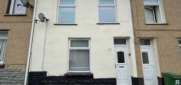 Terraced house to rent in Victoria Street, Mountain Ash CF45