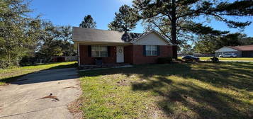 236 Sheila Dr, Hinesville, GA 31313