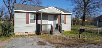 412 Pleasant St, Suffolk, VA 23434