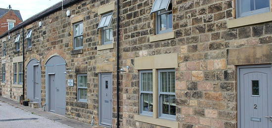 Mews house to rent in Devonshire Mews, Harrogate HG1