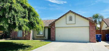 1520 23rd Ave, Kingsburg, CA 93631