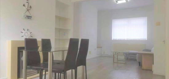 Terraced house to rent in Western Street, Swansea SA1