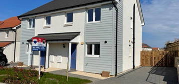 3 bedroom semi-detached house to rent