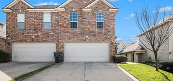 4016 and 4018 W Cottage Park Ct, Arlington, TX 76013