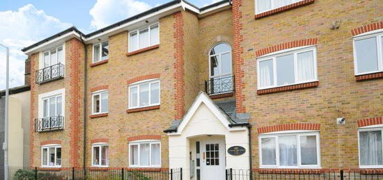 Flat to rent in Canbury Park Road, Kingston Upon Thames KT2