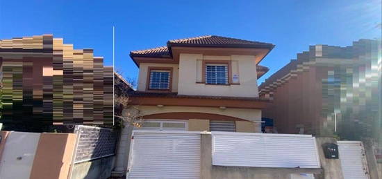 Casa adosada en venta en Calle Gustavo Adolfo Bécquer, Villanueva de la Cañada ciudad