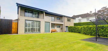 6 bedroom detached house for sale