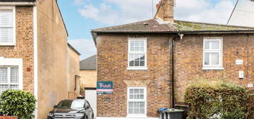 2 bed semi-detached house for sale