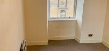 Flat to rent in George Street, Perth PH1