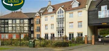 Flat to rent in Hermitage Court, Oadby, Leicester LE2