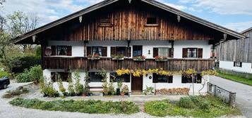 Denkmalgeschütztes Bauernhaus mit Nebenhaus
 und wunderschönem Garten