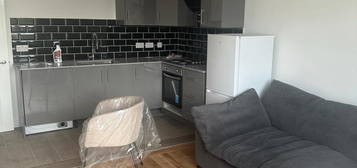 2 bed flat to rent