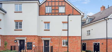 Flat for sale in Grange Road, Chalfont St. Peter, Gerrards Cross SL9